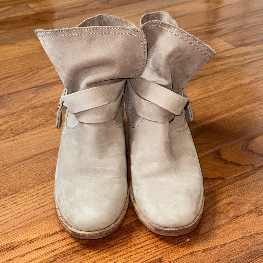 UGG Womens ELORA Boot Leather Ankle Bootie Beige Size 8